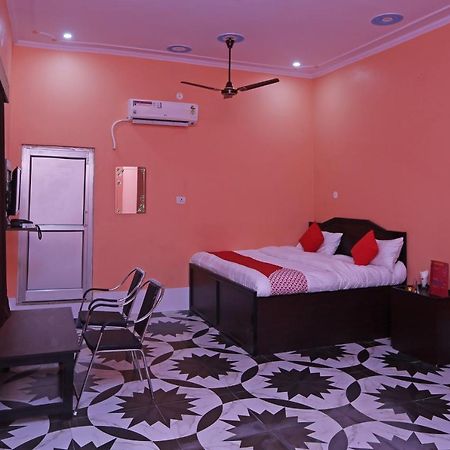 Oyo 22221 Yadav Hotel Bhiwadi Kültér fotó