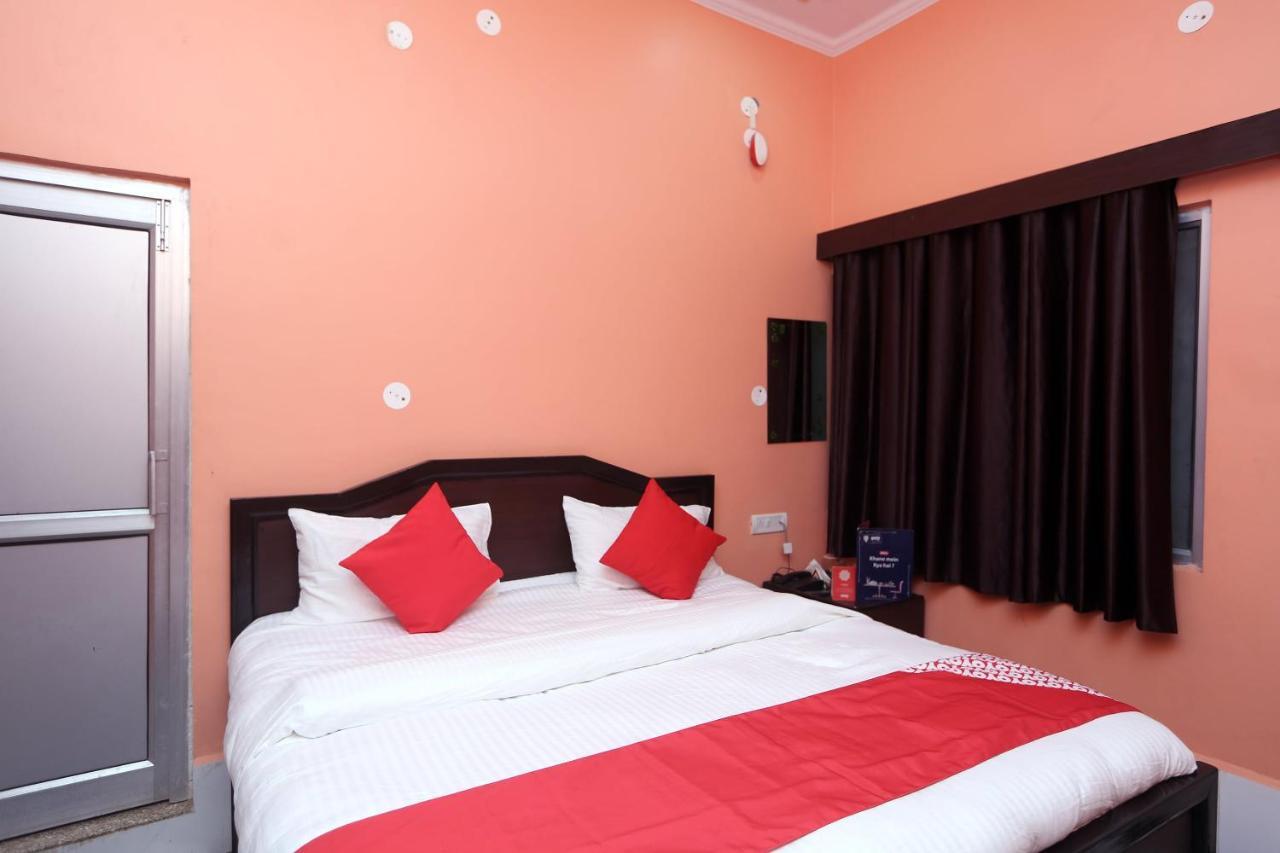Oyo 22221 Yadav Hotel Bhiwadi Kültér fotó
