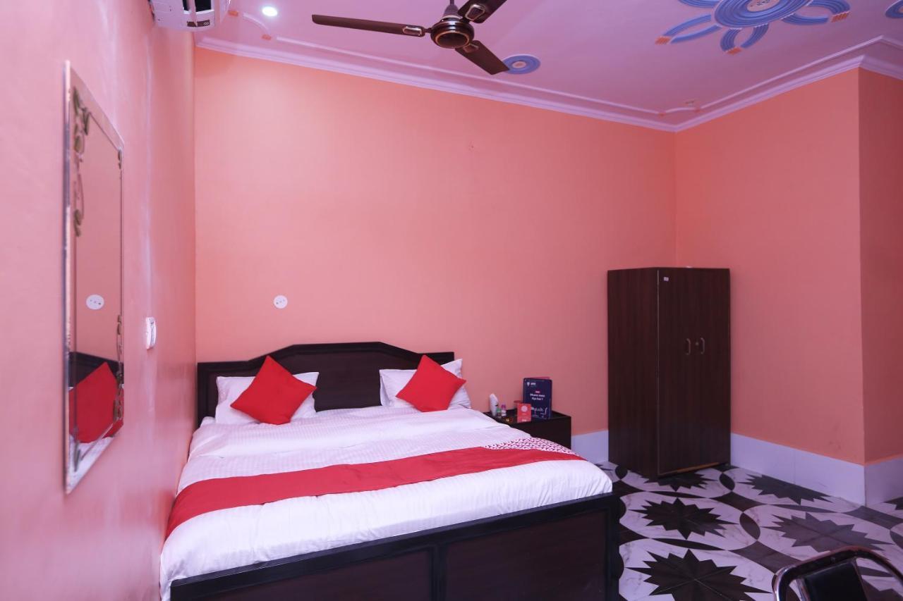 Oyo 22221 Yadav Hotel Bhiwadi Kültér fotó