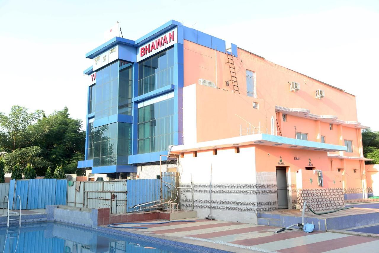 Oyo 22221 Yadav Hotel Bhiwadi Kültér fotó
